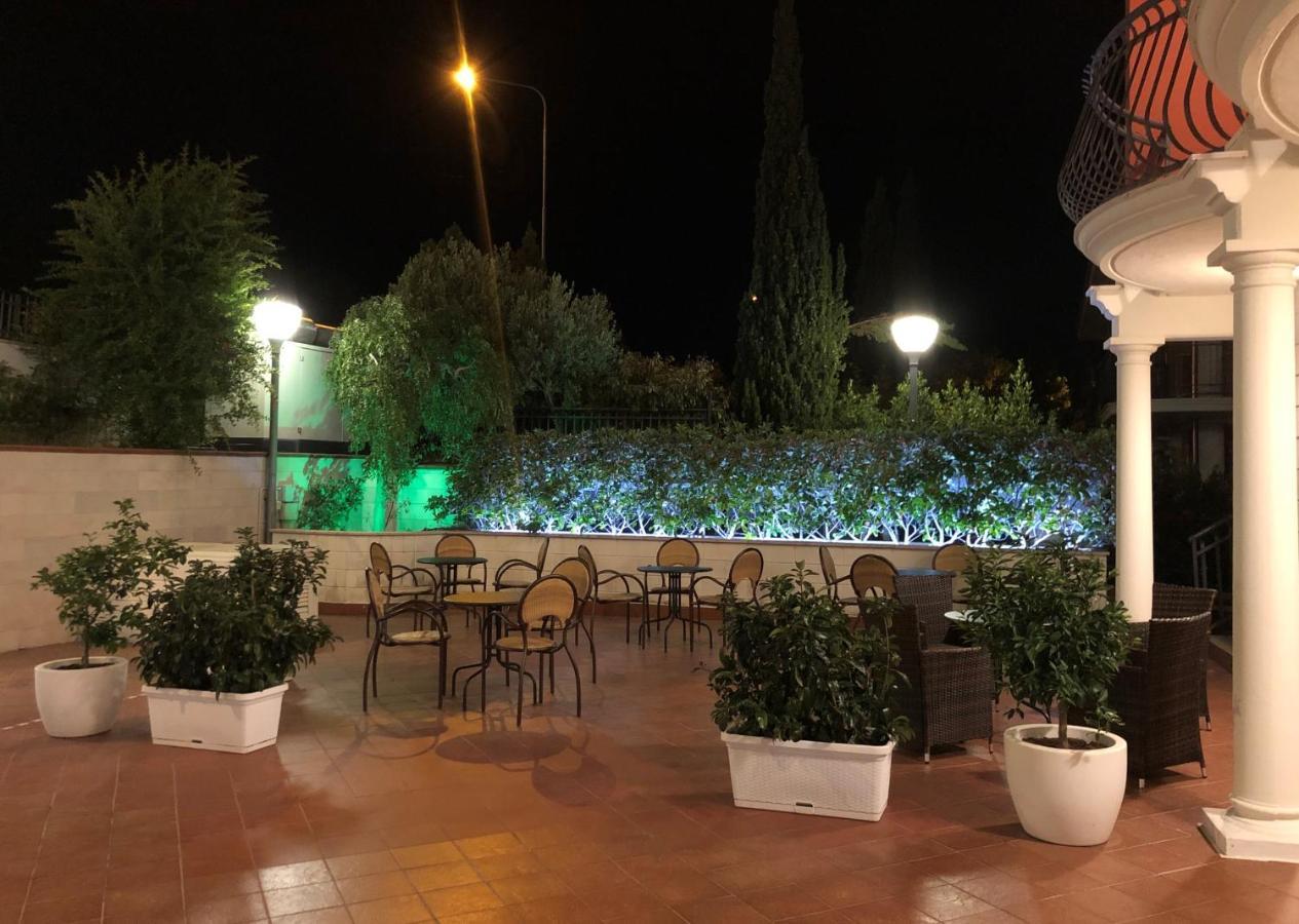 Hotel Ristorante Rossemi Сан-Джованни-Ротондо Экстерьер фото