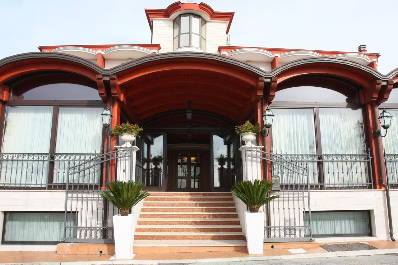 Hotel Ristorante Rossemi Сан-Джованни-Ротондо Экстерьер фото