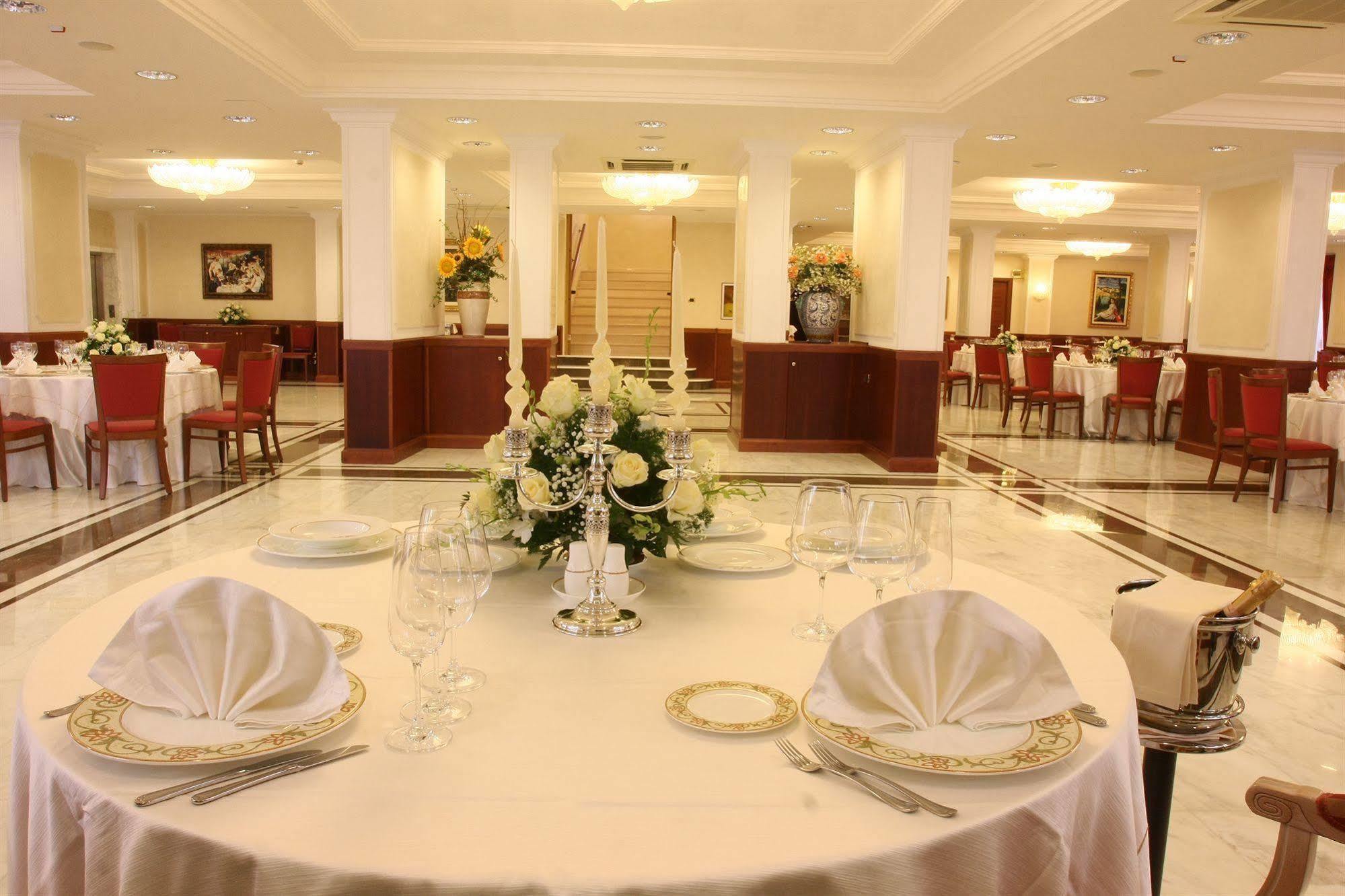 Hotel Ristorante Rossemi Сан-Джованни-Ротондо Экстерьер фото